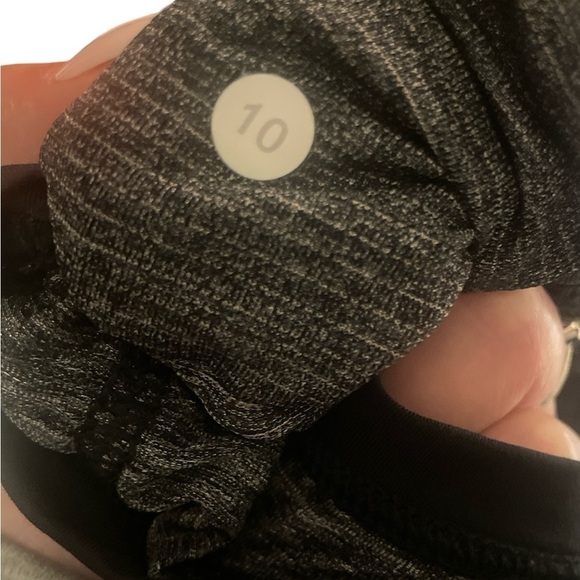 EUC Lululemon long Sleeve Running Top- Size 10 - Picture 7 of 8